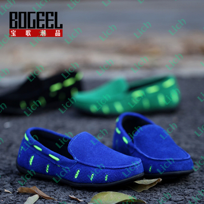 Мокасины однотонные с контрастными полосками и шнурком