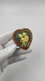 Брошь Камея в виде сердца
