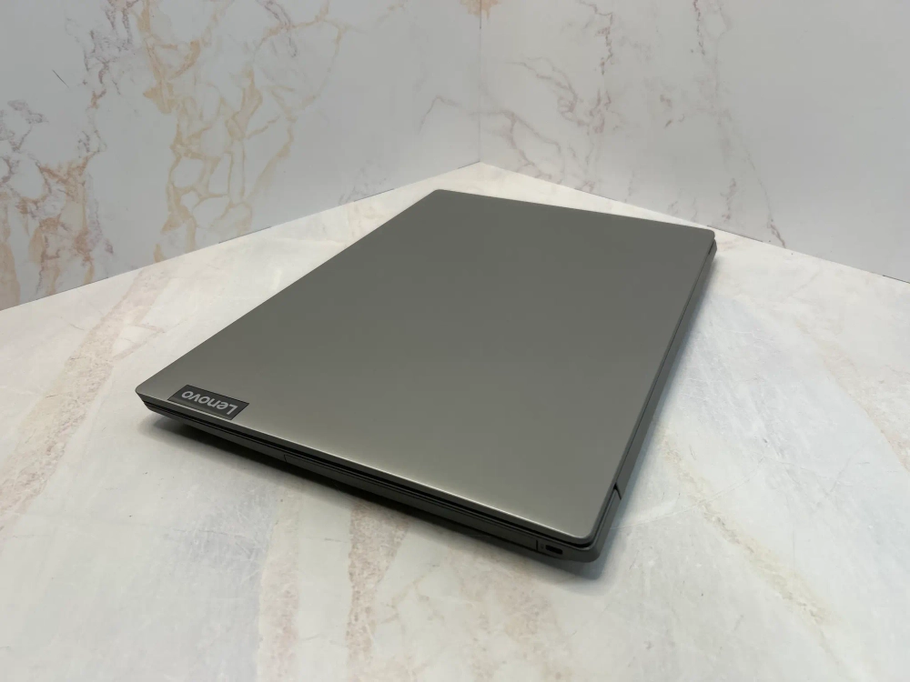 Ноутбук Lenovo L340-15API. Конфигурация: Ryzen 5 3500U/8GB/256GB SSD/Vega8/Win 11/FHD