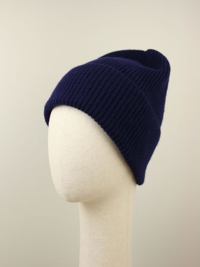 Шапка вязаная "Прогулка с корги", 100% шерсть ягнёнка, цвет темно-синий.