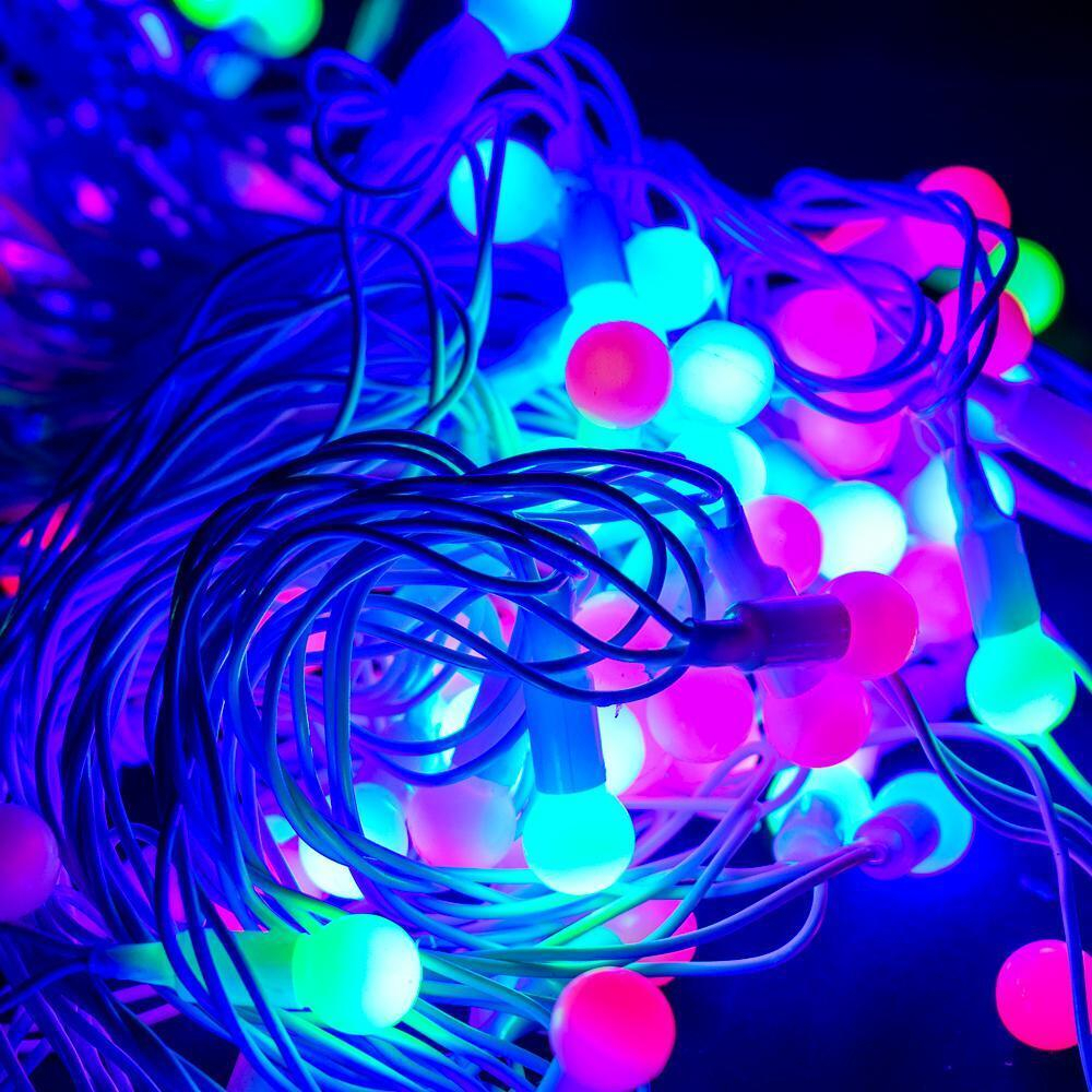 Электрогирлянда LED цветная 100 ламп, 14м, 1 р.м., белый провод, в конце розетка кор