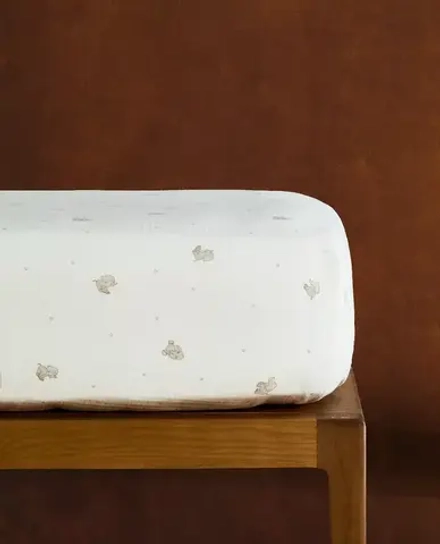 ZARA HOME ДЕТСКАЯ ПРОСТЫНЯ НА РЕЗИНКЕ С ПРИНТОМ "СЛОН", СЕРЫЙ