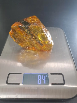 Копал молодой янтарь коллекционный 84 гр