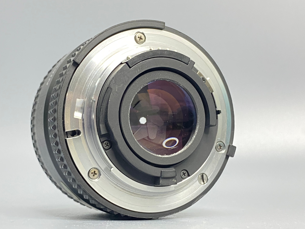 Nikon 50mm 1.8D Повреждено крепление светофильтра