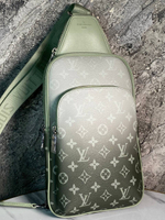 Сумка-мессенджер Louis Vuitton
