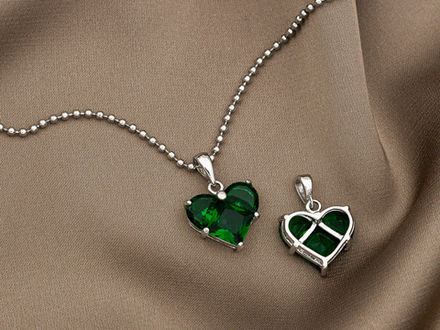 Подвеска Сердце с зеленым кристаллом