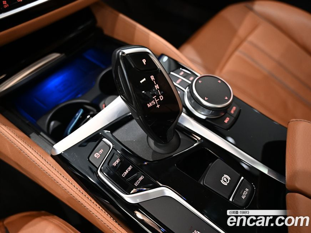 BMW 5 Series (G30) 520i Luxury (02.2020)