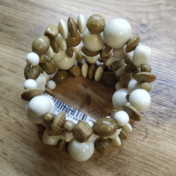 Браслет на пружине, дерево, цвет бежевый, молочный, ширина 50 мм