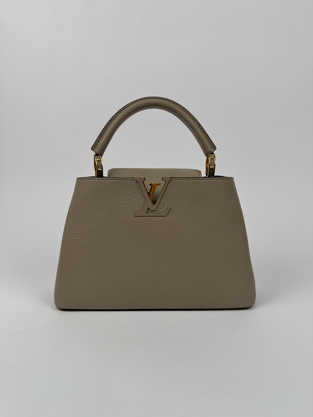 Сумка Louis Vuitton Capucines BB