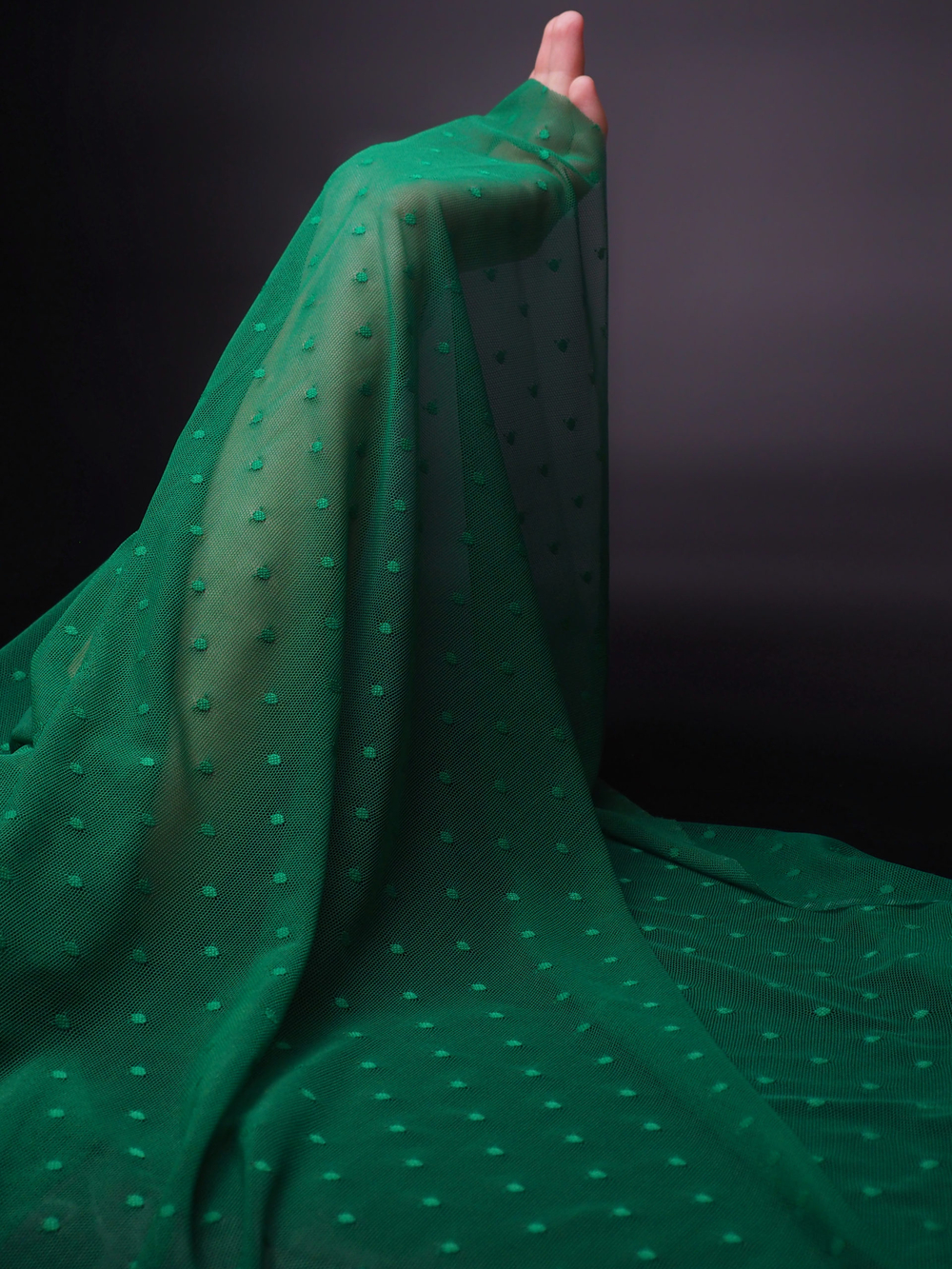 Сетка эластичная зелёная в горошек 5 мм отрезом 75х50 см