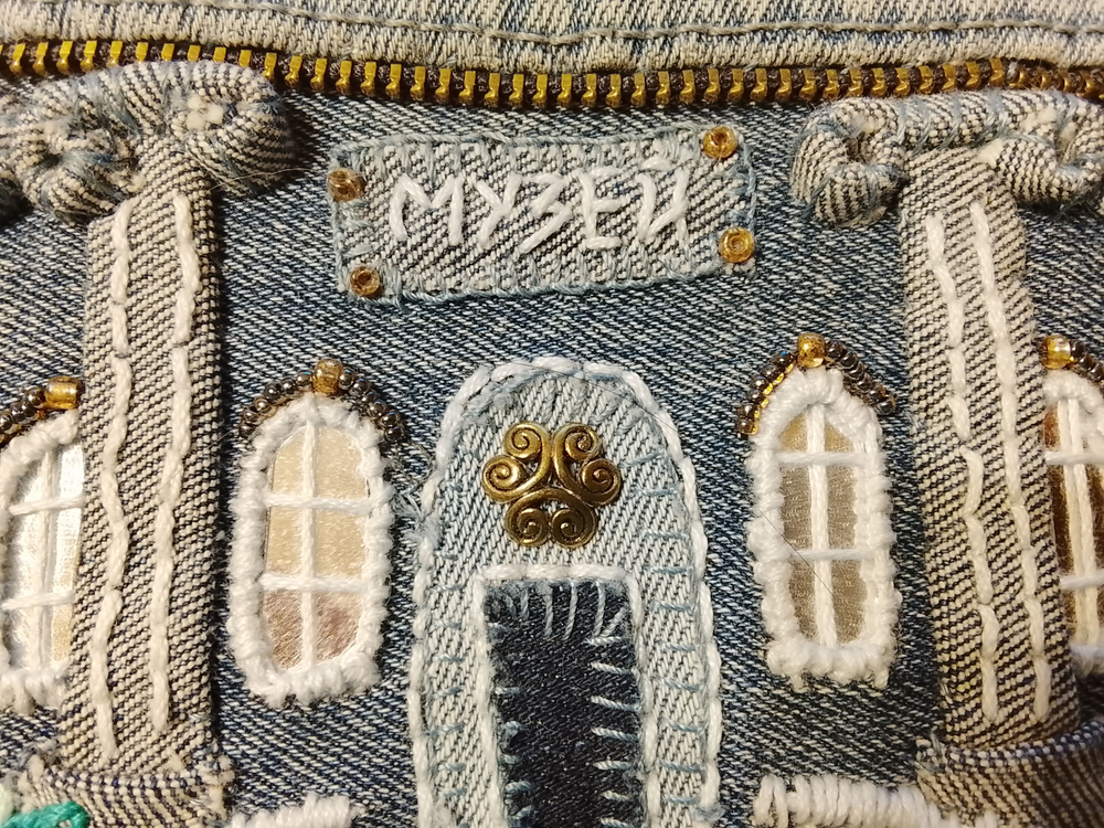 Интерьерное украшение на стену из ткани ручной работы - "Музей" 165 мм на 140 мм