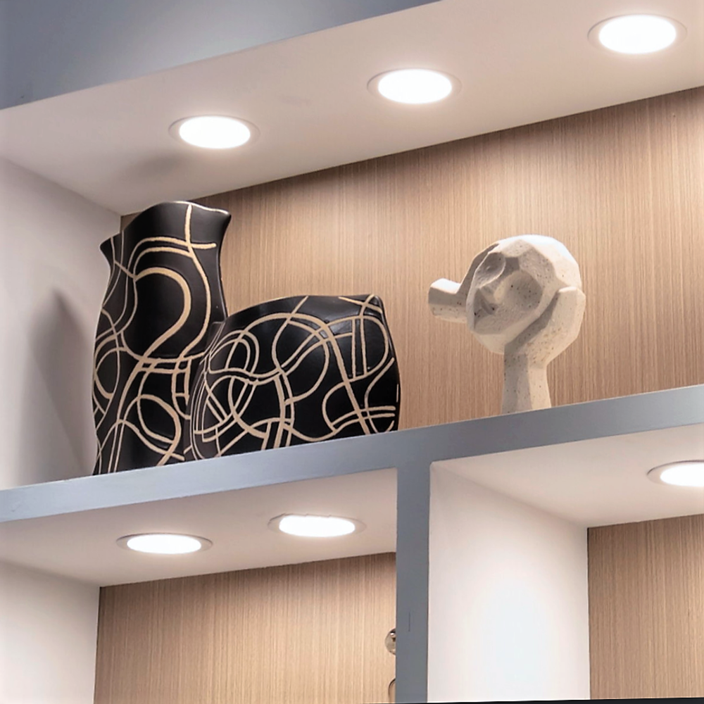 Статуэтка Head-holding ornament