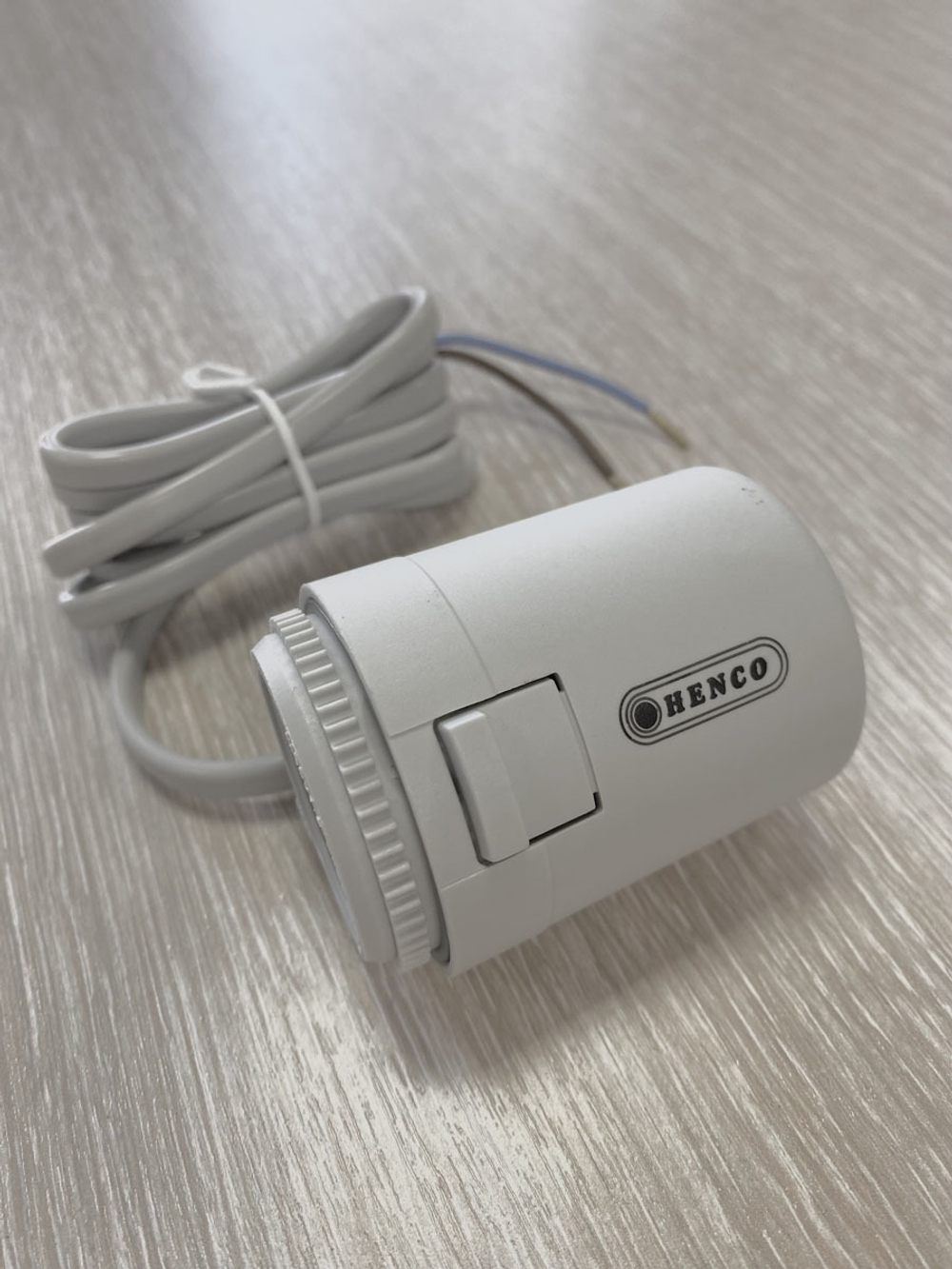 Термопривод с кабелем 1 м, HENCO(ХЕНКО) 230В (сервопривод)