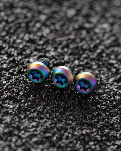 Комплект винтов (3шт) для ножей Microtech Titanium T8 MB05RNB (синий-зеленый-желтый)