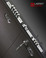 Дверь входная Лабиринт URBAN 02 - Сандал белый, стекло черное металлическая