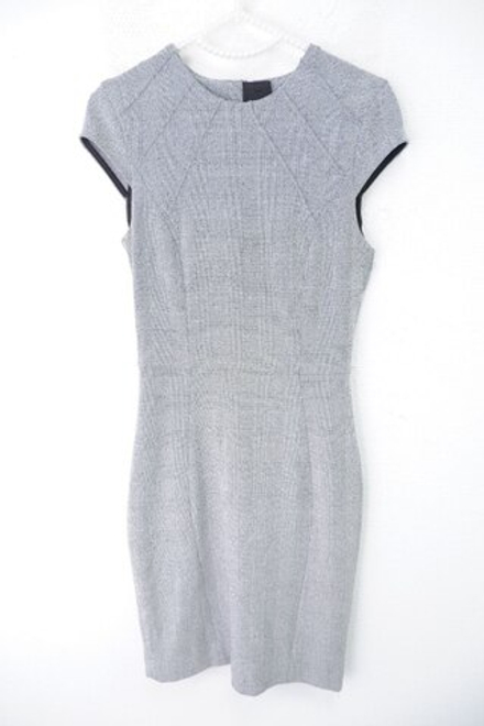 Платье H&M с коротким рукавом 36 размер