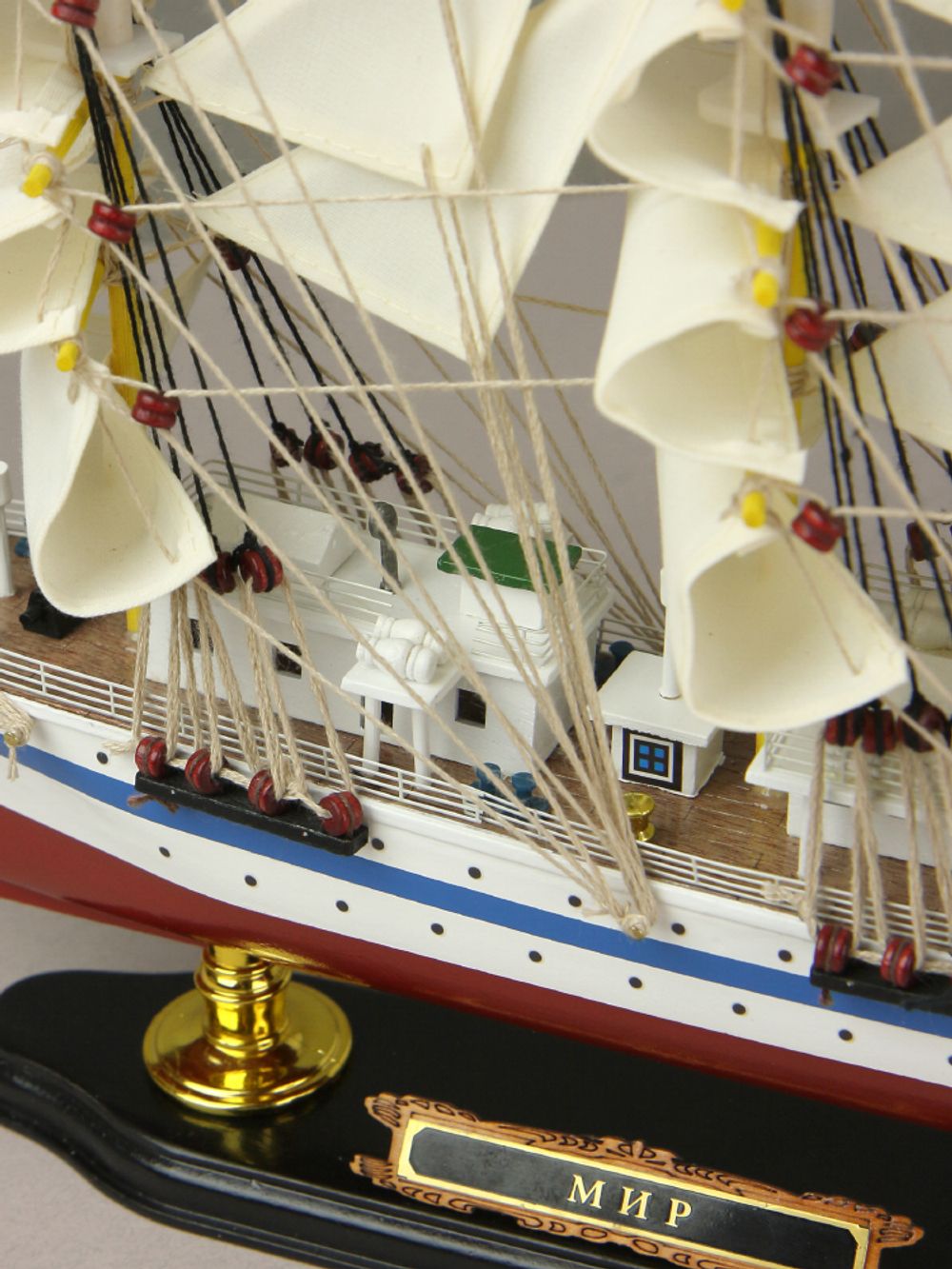 Meteor Lights Модель парусника Мир, 52 см