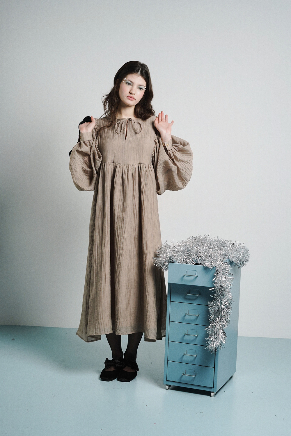 Платье с объемным рукавом, "Брызги шампанского"