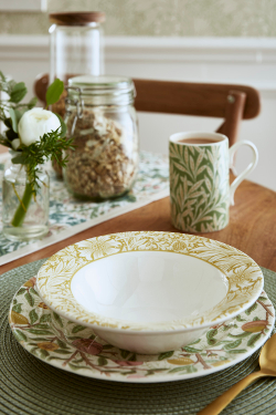 Spode Тарелка Morris&Co. Глубина 19 см ноготки
