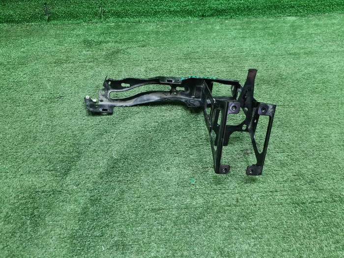 Кронштейн фары левый BMW 3er F30 (2011-2020)