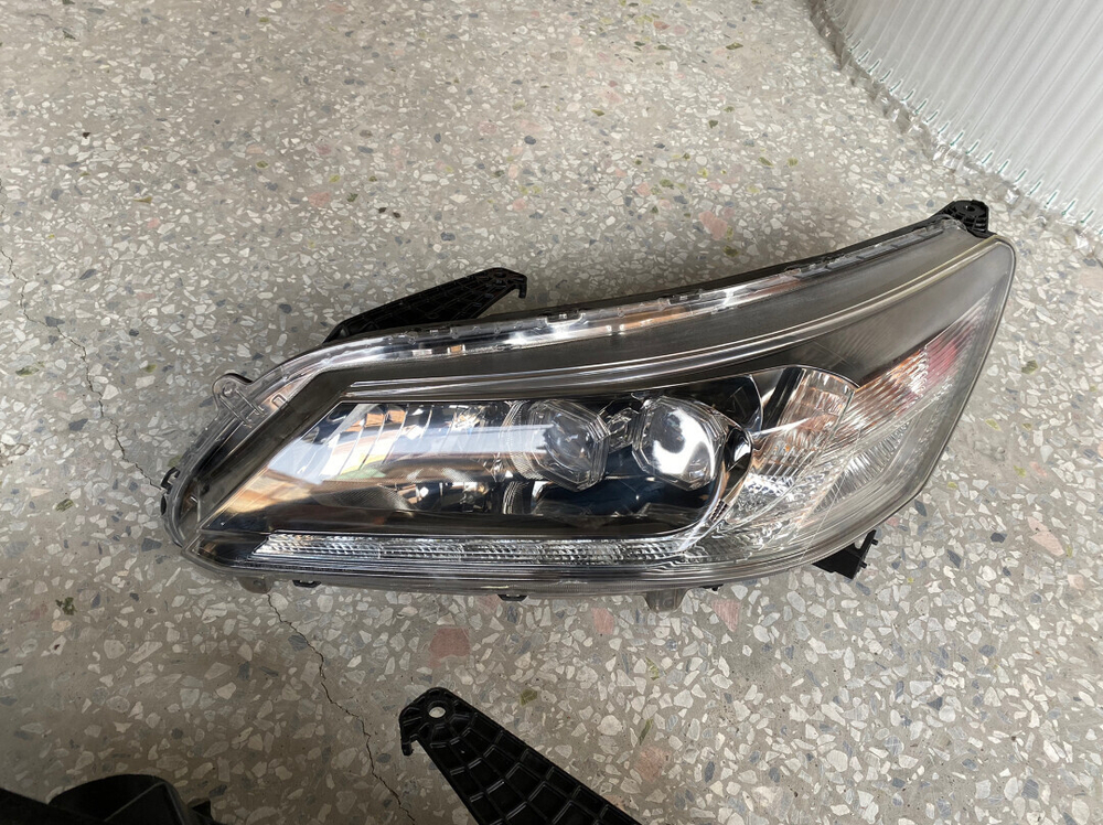 Фара LED Honda Accord 9 поколения оригинал