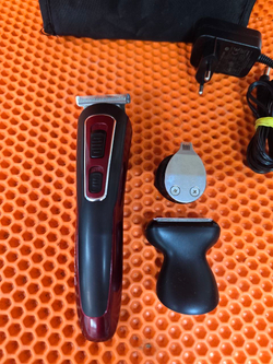 Триммер для бороды и усов POLARIS 5 насодок