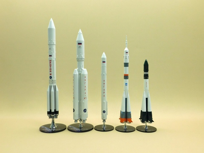 Набор моделей ракет носителей для школьного кабинета астрономии