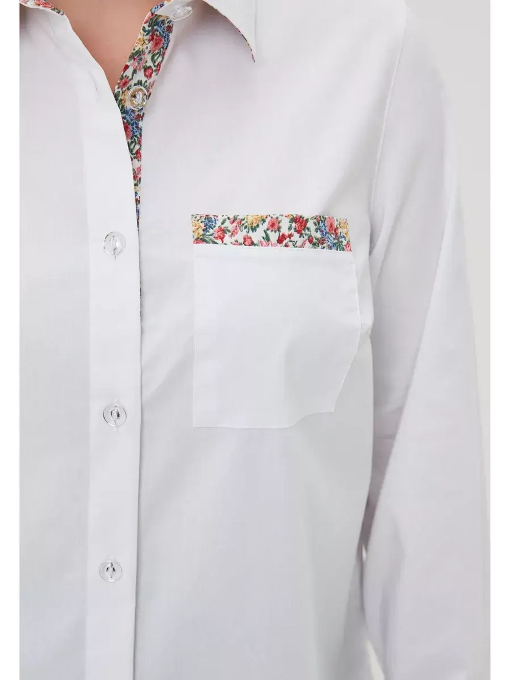 Рубашка белая с отделкой