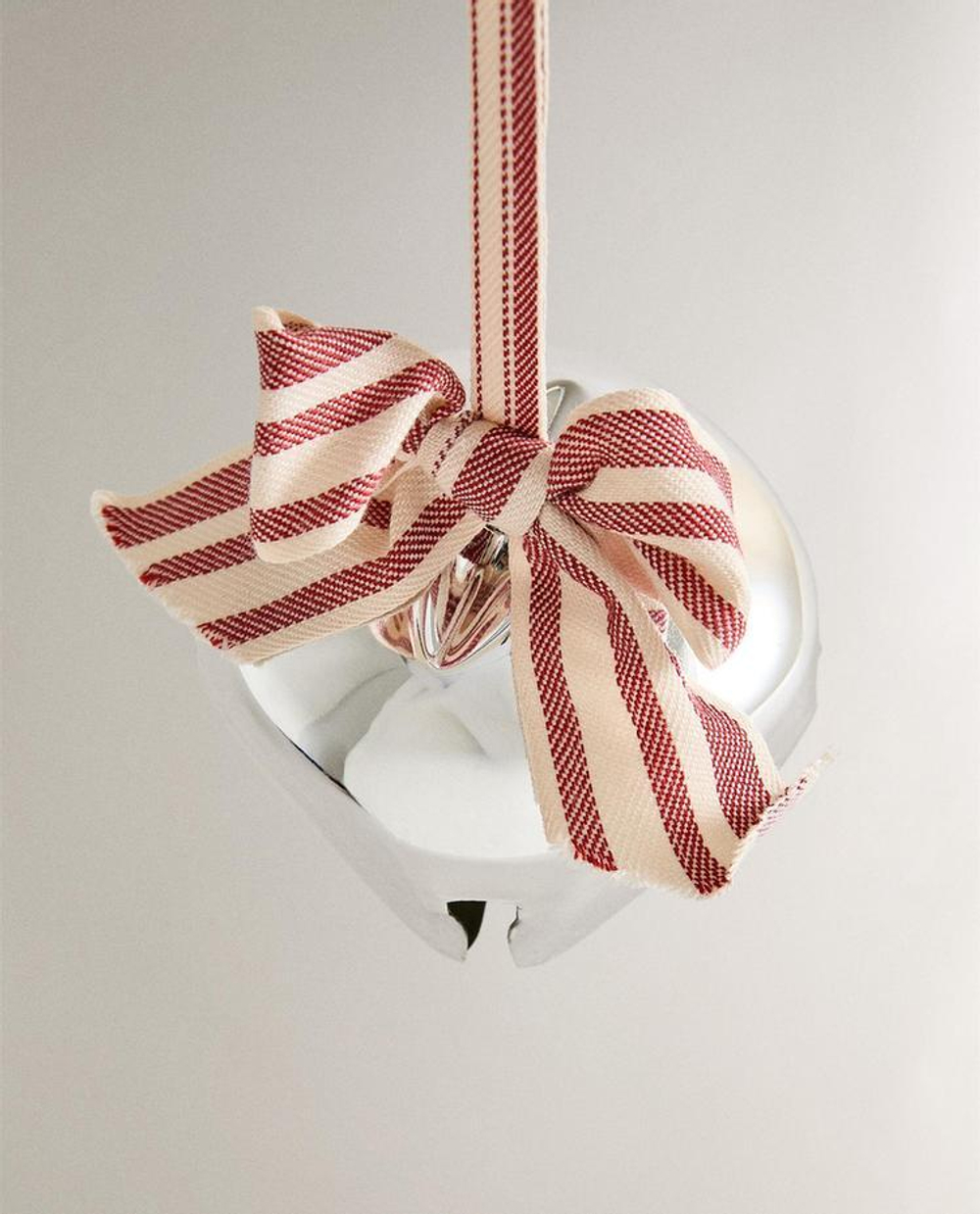 ZARA HOME ЕЛОЧНОЕ УКРАШЕНИЕ В ФОРМЕ КОЛОКОЛЬЧИКА, СЕРЕБРЯНЫЙ