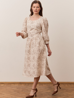 Платье с вырезом-сердечко