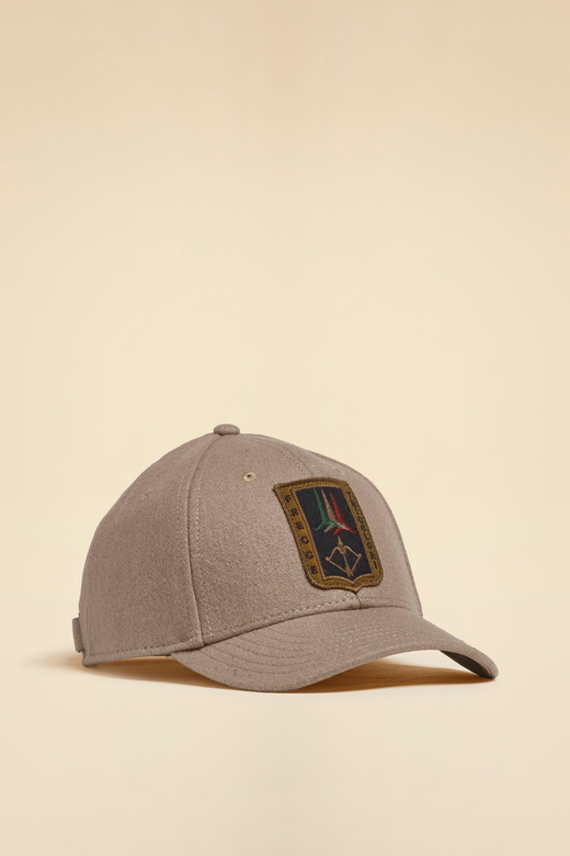 Бейсболка из шерсти