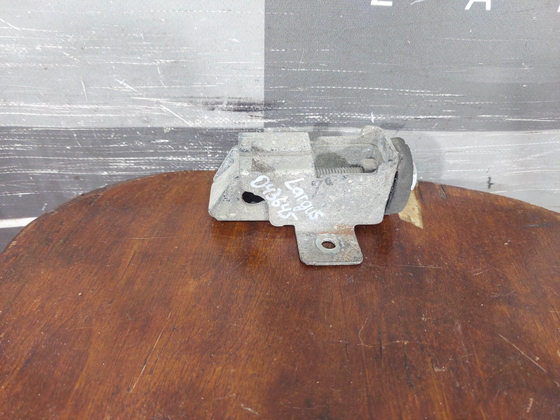 Болт крепления запасного колеса LADA Largus 12-нв Б/У Оригинал 572210001R