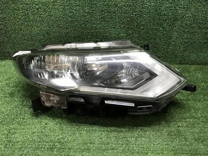 Фара правая Nissan X-Trail T32 (2017-2022) галоген