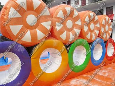 Коммерческая надувная полоса препятствий "В поисках приключений"