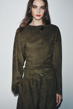 ZARA ТОП ИЗ ИСКУССТВЕННОЙ ЗАМШИ С ДРАПИРОВКОЙ, ХАКИ