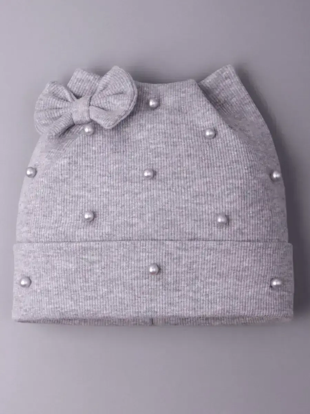 Шапка для девочки осенняя с бусинами