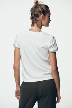 ZARA ФУТБОЛКА ИЗ ТКАНИ С ЭФФЕКТОМ ПОТЕРТОСТИ С КАРМАНОМ, БЕЛЫЙ