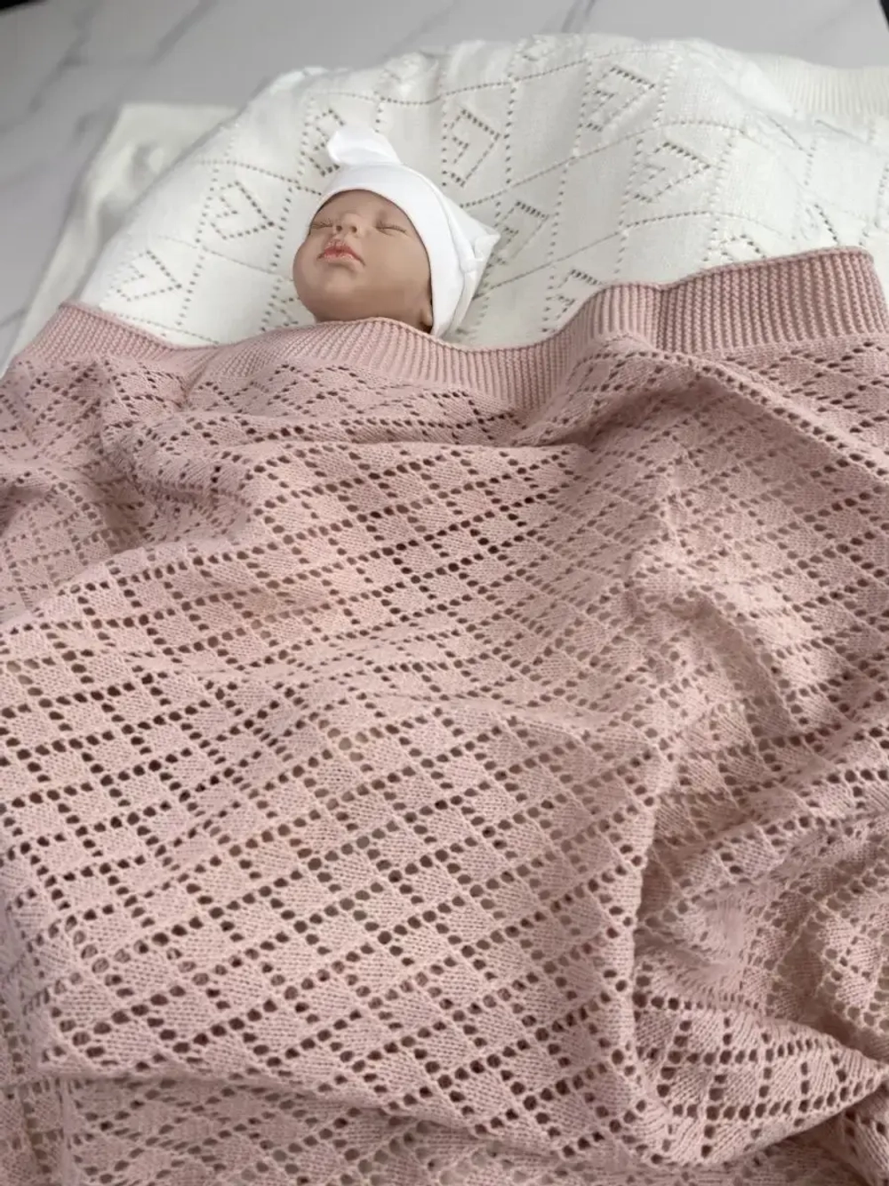 Вязаный плед для новорожденного