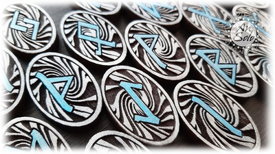 Руны скандинавские "Водоворот" из кедра