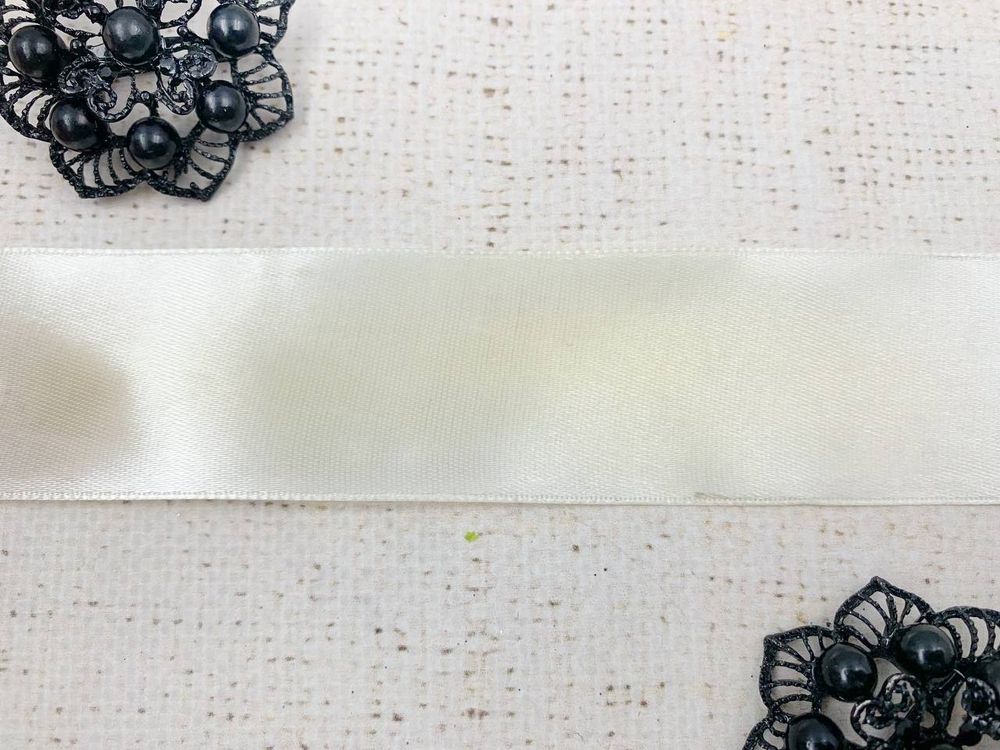 Лента атласная, ш. 2,5 см, кремовый