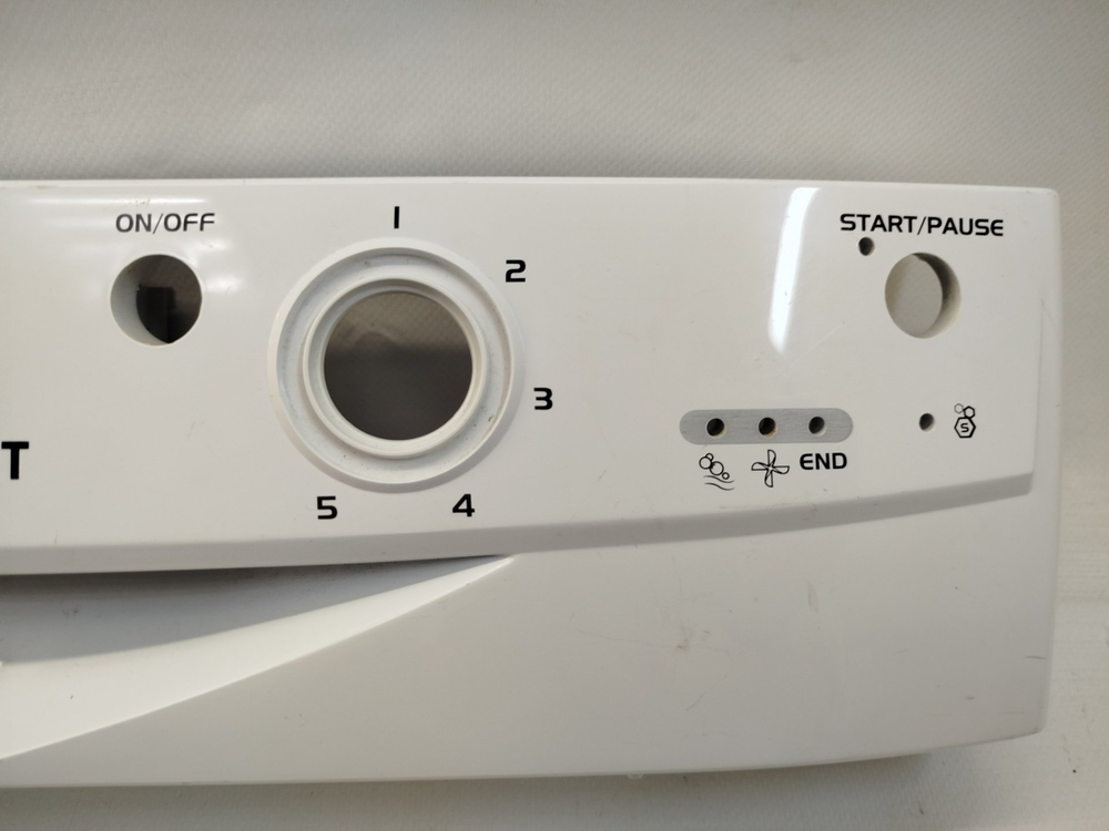 473 Пластиковая панель для посудомоечной машины Indesit DSR 15B3 б/у