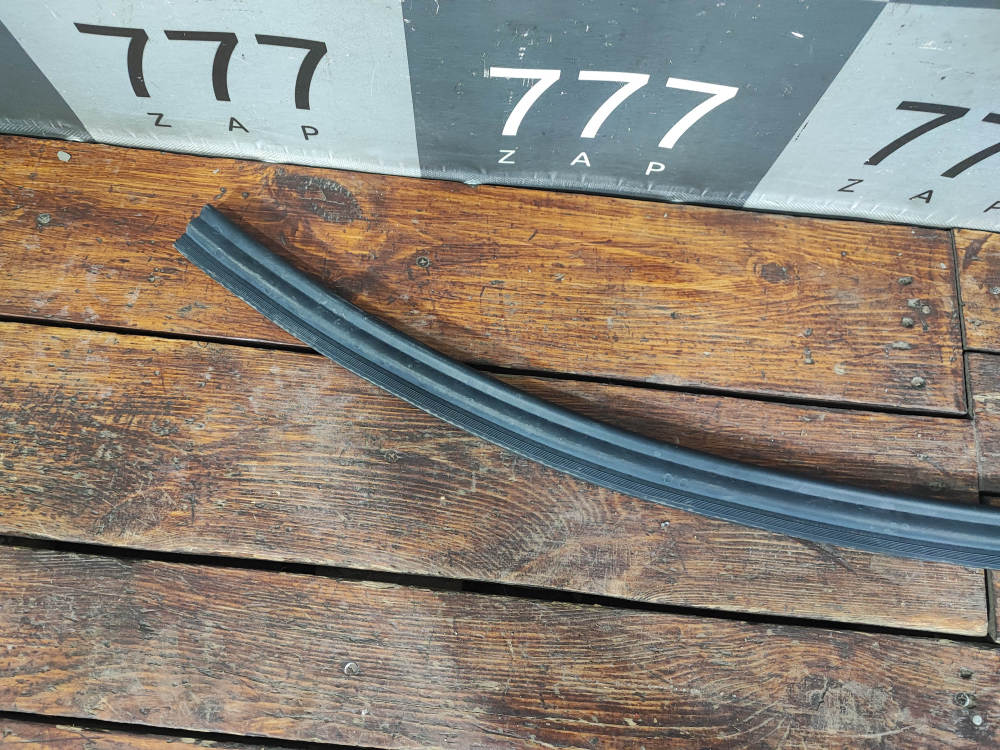 Уплотнитель капота Haval M6 2 21-нв Б/У Оригинал 8402070XKZ0YA