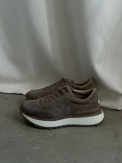 Кроссовки из натуральной замши