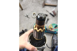 Угловая шлифмашина Makita GA 9020