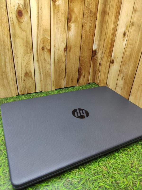 15.6' FHD Ноутбук HP Laptop 15s-eq1308ur серый (Витринный)