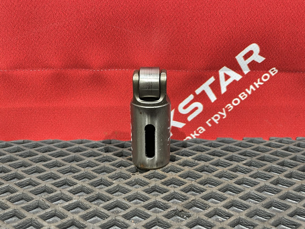 Толкатель впускного клапана