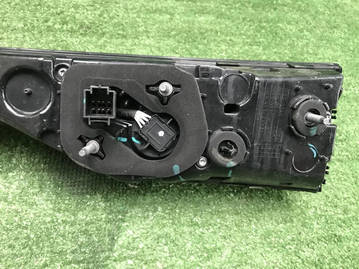 Фонарь крышки багажника Geely Monjaro (2021-н.в.)