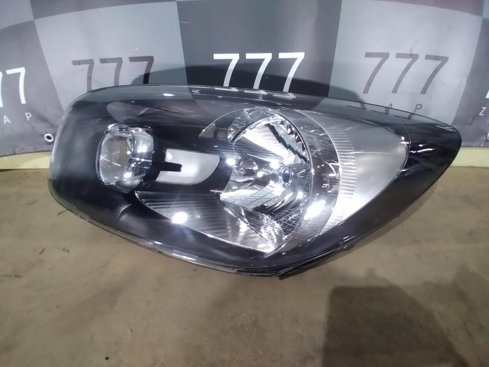 Фара левая Kia Picanto 2 (TA) 11-17 Б/У Оригинал 921011Y000