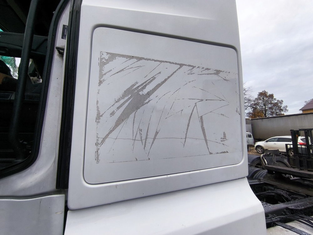 Крышка инструментального ящика левого 2019г.