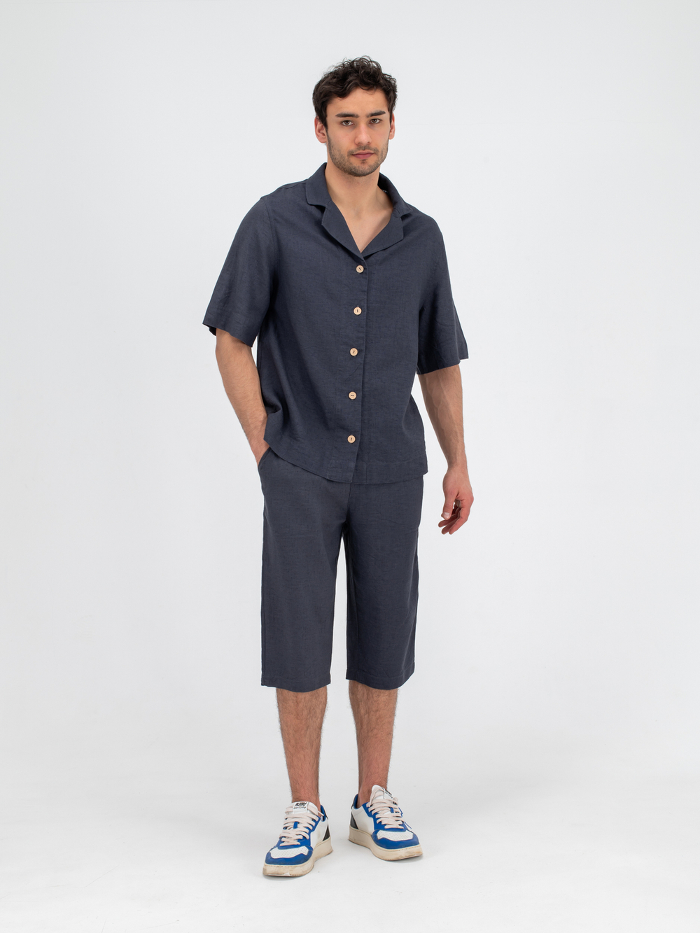 Костюм льняной с шортами. Графит